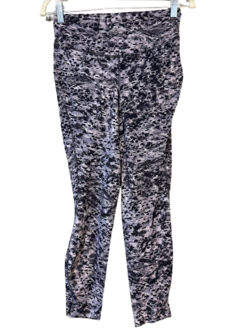 Lululemon Black Gray Printed Leggings Size 8 Cropped Athletic Yoga Pants